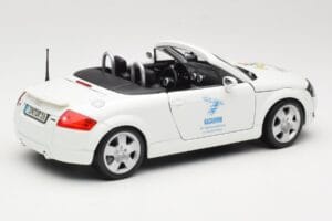 Audi TT 8N Kabrió Fehér Maisto 1:18 56065 Fém – 3. kép a 8-ből