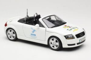 Audi TT 8N Kabrió Fehér Maisto 1:18 56065 Fém – 6. kép a 8-ből