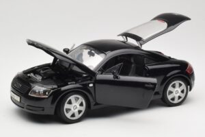 Audi TT 8N Fekete Revell 1:18 08953 Fém – 2. kép a 8-ből