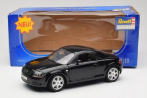 Audi TT 8N Fekete Revell 1:18 08953 Fém – 8. kép a 8-ből