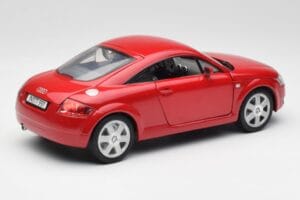 Audi TT 8N Coupe Piros Revell 1:18 89909092 Fém – 3. kép a 8-ből