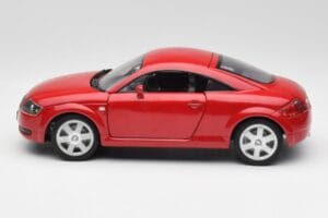 Audi TT 8N Coupe Piros Revell 1:18 89909092 Fém – 4. kép a 8-ből