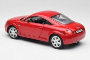 Audi TT 8N Coupe Piros Revell 1:18 89909092 Fém – 7. kép a 8-ből