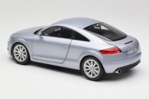 Audi TT 8N RHD Lake Ezüst Metál Minichamps 1:18 150015020 Fém – 7. kép a 8-ből