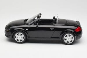 Audi TT 8N Roadster Black Metallic Minichamps 1:18 155017030 Fém – 3. kép a 6-ből