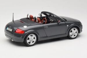 Audi TT 8N Roadster Szürke Maisto 1:18 50346 Fém – 3. kép a 8-ből
