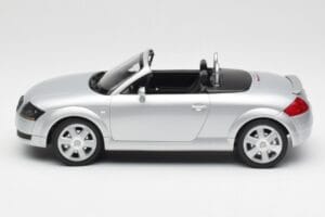 Audi TT 8N Roadster Silver Metallic Minichamps 1:18 155017031 Fém – 3. kép a 6-ből