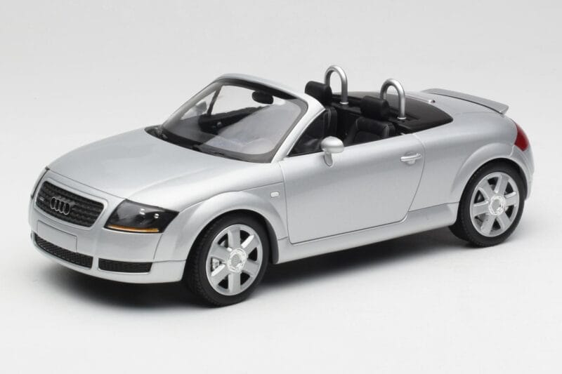 Audi TT 8N Roadster Silver Metallic Minichamps 1:18 155017031 Fém