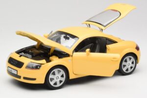 Audi TT 8N Sárga Revell 1:18 08954-M1 Fém – 2. kép a 8-ből