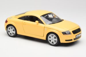 Audi TT 8N Sárga Revell 1:18 08954-M1 Fém – 6. kép a 8-ből