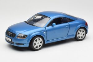 Audi TT 8N Kék Revell 1:18 8954 Fém