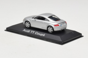 Audi TT 8N Ezüst Minichamps 1:43 5019800423 Fém – 3. kép a 5-ből