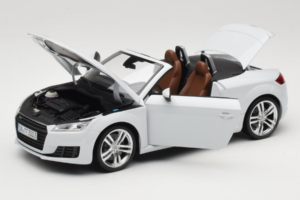 Audi TT 8S Roadster Glacier White Minichamps 1:18 5011400515 Fém – 2. kép a 8-ből