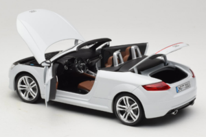 Audi TT 8S Roadster Glacier White Minichamps 1:18 5011400515 Fém – 5. kép a 8-ből
