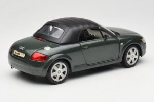 Audi TT 8N Roadster Zöld Revell 1:18 8979 Fém – 3. kép a 8-ből