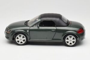 Audi TT 8N Roadster Zöld Revell 1:18 8979 Fém – 4. kép a 8-ből