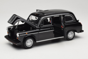 Austin FX4 London Taxi Fekete Minichamps 1:18 180136000 Fém – 2. kép a 8-ből