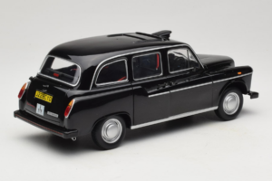 Austin FX4 London Taxi Fekete Minichamps 1:18 180136000 Fém – 3. kép a 8-ből