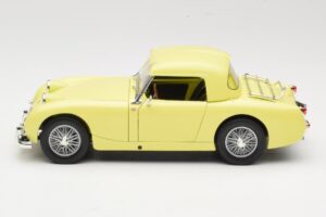 Austin-Healey Sprite Mk1 Sárga Revell 1:18 08835 Fém – 4. kép a 8-ből