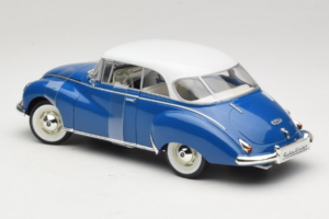 Auto Union 1000 S Coupe Kék Fehér Revell 1:18 08909 Fém – 5. kép a 6-ből
