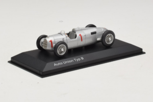 Auto Union Typ B #1 Ezüst Minichamps 1:43 5031300313 Fém – 2. kép a 5-ből