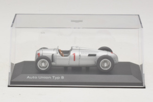 Auto Union Typ B #1 Ezüst Minichamps 1:43 5031300313 Fém – 4. kép a 5-ből