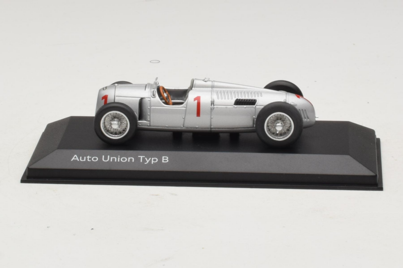Auto Union Typ B #1 Ezüst Minichamps 1:43 5031300313 Fém