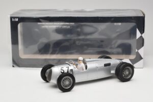 Auto Union Type C #57 H. Stuck Winner Shelsley Walsh Hill Climb 1936 Minichamps 1:18 155361057 Fém – 6. kép a 6-ből
