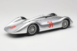 Auto Union Typ C Stromlinie #31 B. Rosemeyer 1937 Ezüst Revell 1:18 08436 Fém – 3. kép a 8-ből