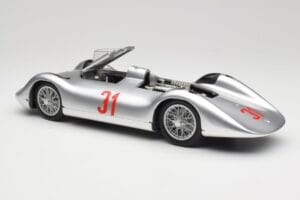 Auto Union Typ C Stromlinie #31 B. Rosemeyer 1937 Ezüst Revell 1:18 08436 Fém – 5. kép a 8-ből