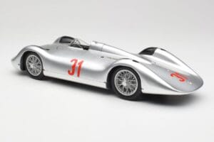 Auto Union Typ C Stromlinie #31 B. Rosemeyer 1937 Ezüst Revell 1:18 08436 Fém – 7. kép a 8-ből