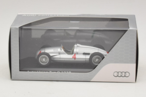Auto Union Typ D #4 Ezüst Minichamps 1:43 5030900703 Fém – 4. kép a 4-ből