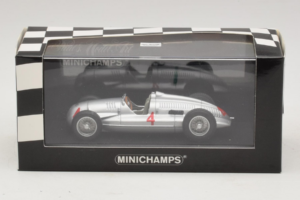 Auto Union Typ D #4 Ezüst Minichamps 1:43 5030900703-R1 Fém – 4. kép a 4-ből