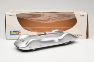 Auto Union Type C Streamliner #72 B. Rosemeyer World Record 1937 Revell 1:18 08420 Fém – 6. kép a 6-ből