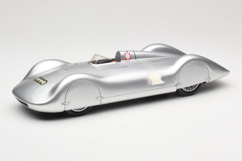 Auto Union Type C Streamliner #72 B. Rosemeyer World Record 1937 Revell 1:18 08420 Fém