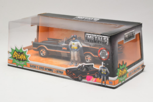 Batmobile Batman Figurával Metals Diecast 1:24 98259 Fém – 3. kép a 3-ből