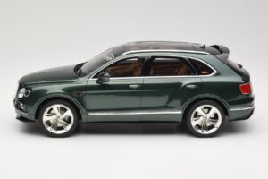 Bentley Bentayga Styling Pack Zöld GT Spirit 1:18 GT133 Gyanta – 3. kép a 6-ből