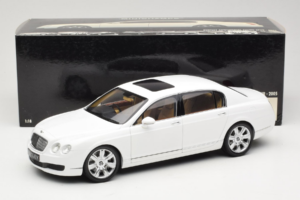 Bentley Continental Flying Spur Fehér Minichamps 1:18 100139461 Fém – 8. kép a 8-ből