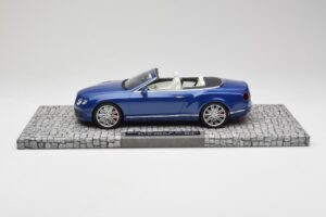 Bentley Continental GT Speed Kabrió Kék Minichamps 1:18 107139331 Fém – 3. kép a 6-ből
