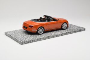 Bentley Continental GT Speed Kabrió Orange Metallic Minichamps 1:18 107139430 Fém – 2. kép a 6-ből