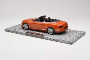 Bentley Continental GT Speed Kabrió Orange Metallic Minichamps 1:18 107139430 Fém – 5. kép a 6-ből