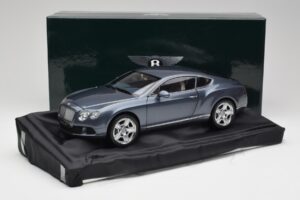 Bentley Continental GT Thunder Szürke Minichamps 1:18 BL835 – 8. kép a 8-ből