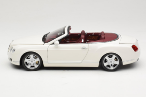 Bentley Continental GTC Fehér Minichamps 1:18 100139032 Fém – 4. kép a 8-ből