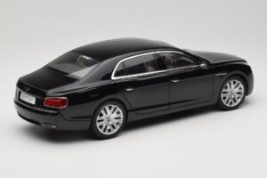 Bentley Flying Spur W12 Diamond Black Kyosho 1:18 08891DBK Fém – 3. kép a 8-ből