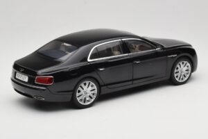 Bentley Flying Spur W12 Onyx Black Kyosho 1:18 08891NX Fém – 3. kép a 8-ből
