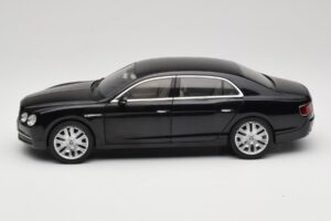 Bentley Flying Spur W12 Onyx Black Kyosho 1:18 08891NX Fém – 4. kép a 8-ből