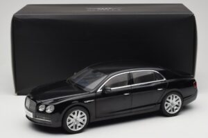 Bentley Flying Spur W12 Onyx Black Kyosho 1:18 08891NX Fém – 8. kép a 8-ből