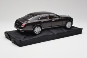 Bentley Mulsanne Burnt Oak Minichamps 1:18 100139905 Fém – 3. kép a 8-ből