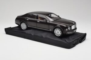 Bentley Mulsanne Burnt Oak Minichamps 1:18 100139905 Fém – 6. kép a 8-ből