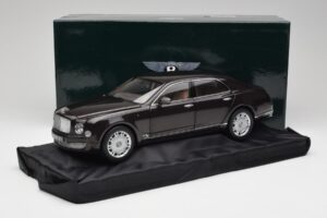 Bentley Mulsanne Burnt Oak Minichamps 1:18 100139905 Fém – 8. kép a 8-ből